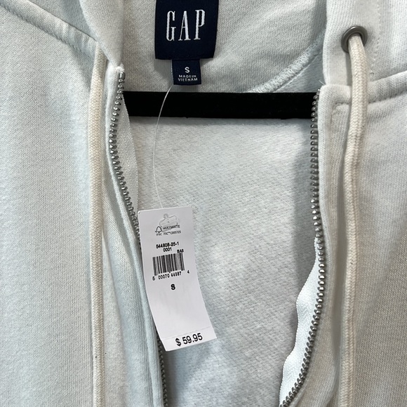 GAP Women’s NWT hoodie Sweatshirt - Picture 2 of 2